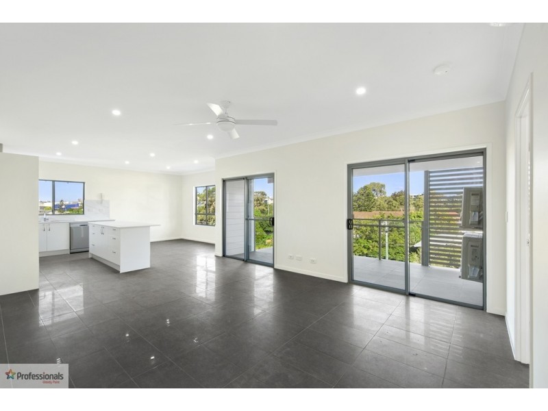 8/2 Manley Street, Redcliffe QLD 4020