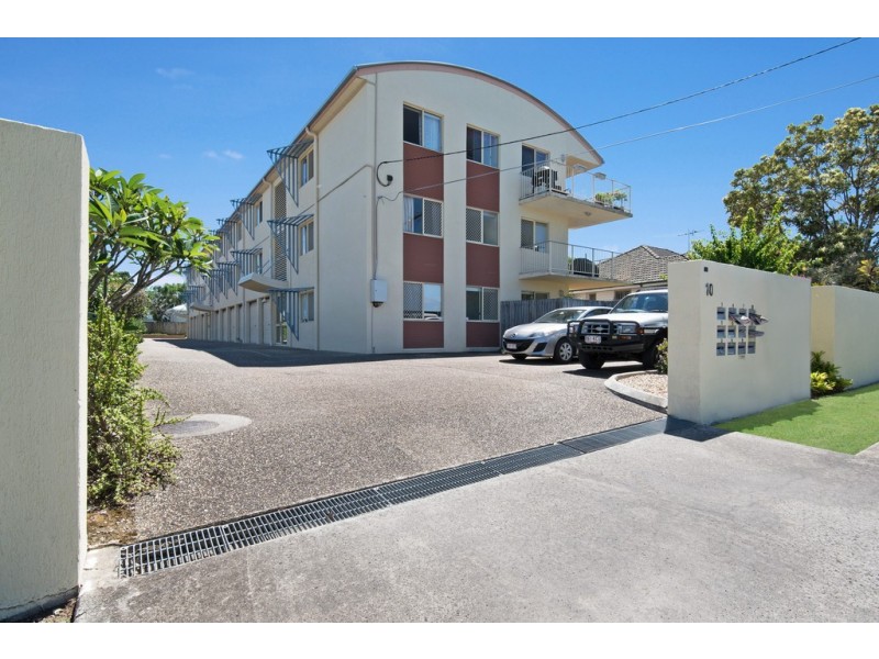 4/10 Caroline Street, Woody Point QLD 4019
