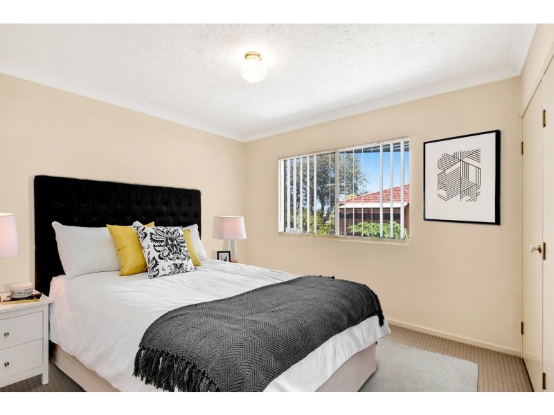 4/10 Caroline Street, Woody Point QLD 4019