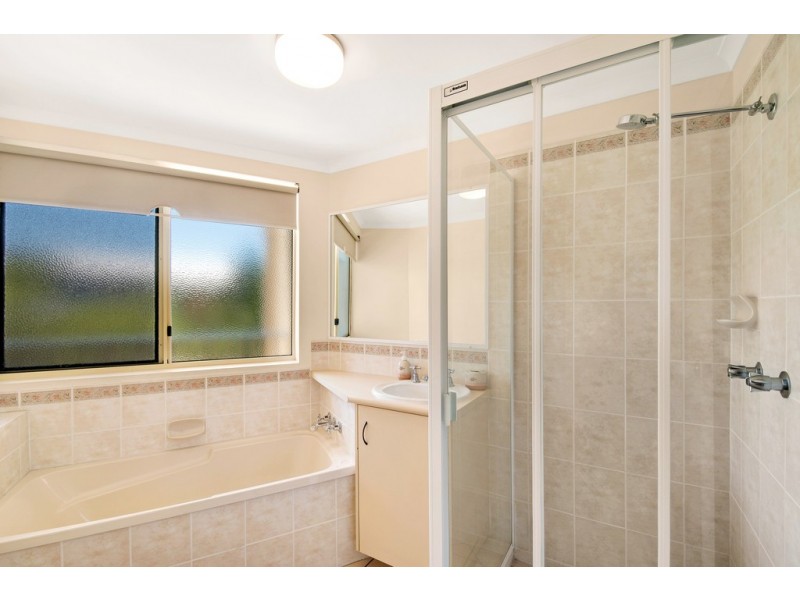 4/10 Caroline Street, Woody Point QLD 4019