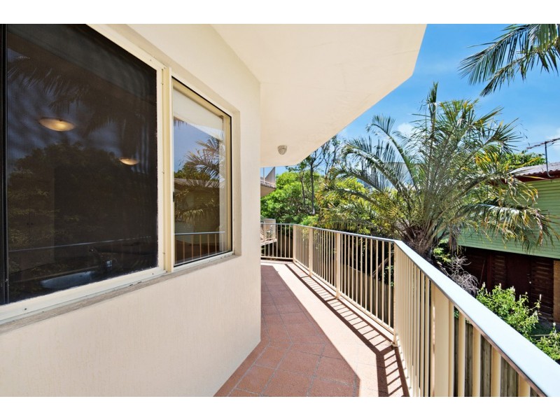 4/10 Caroline Street, Woody Point QLD 4019