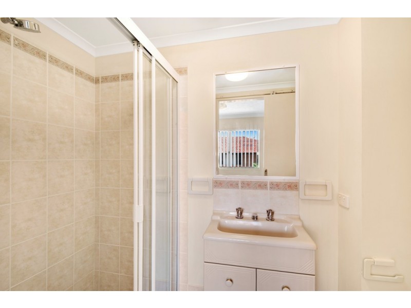 4/10 Caroline Street, Woody Point QLD 4019