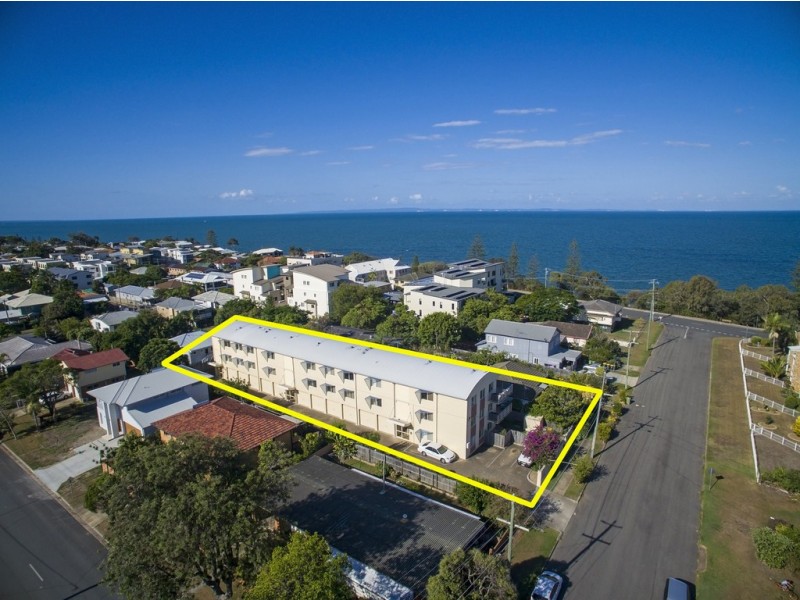 4/10 Caroline Street, Woody Point QLD 4019
