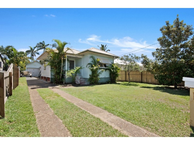 80 Ellen Street, Woody Point QLD 4019