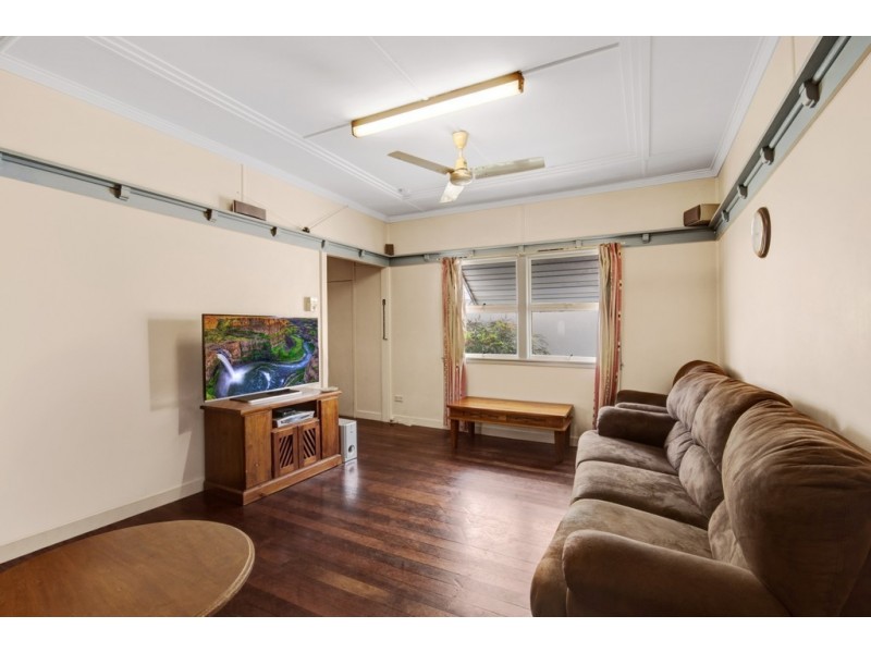 80 Ellen Street, Woody Point QLD 4019