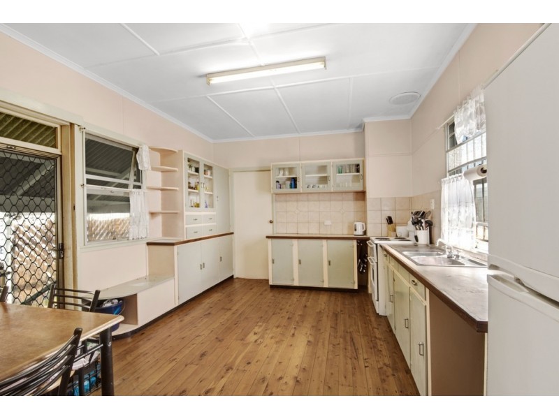 80 Ellen Street, Woody Point QLD 4019