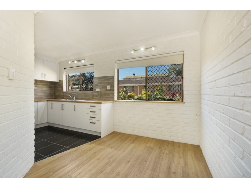 2/94-96 Oxley Avenue, Woody Point QLD 4019