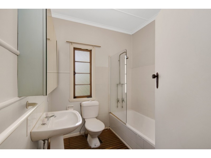 880 Samford Road, Keperra QLD 4054