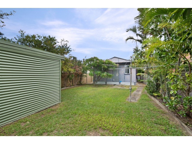 19 Inglis Street, Woody Point QLD 4019