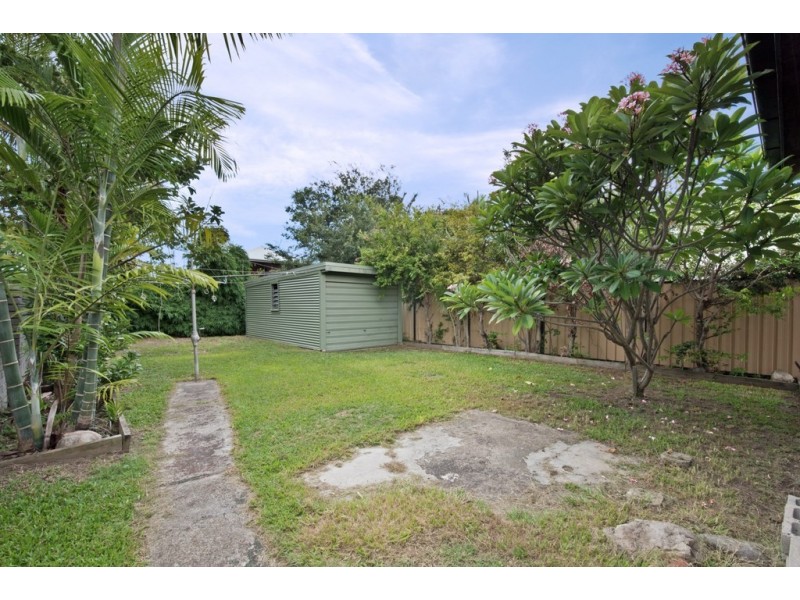 19 Inglis Street, Woody Point QLD 4019