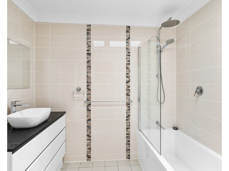 8/34 Caroline Street, Woody Point QLD 4019