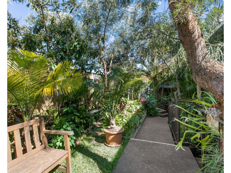 8/34 Caroline Street, Woody Point QLD 4019