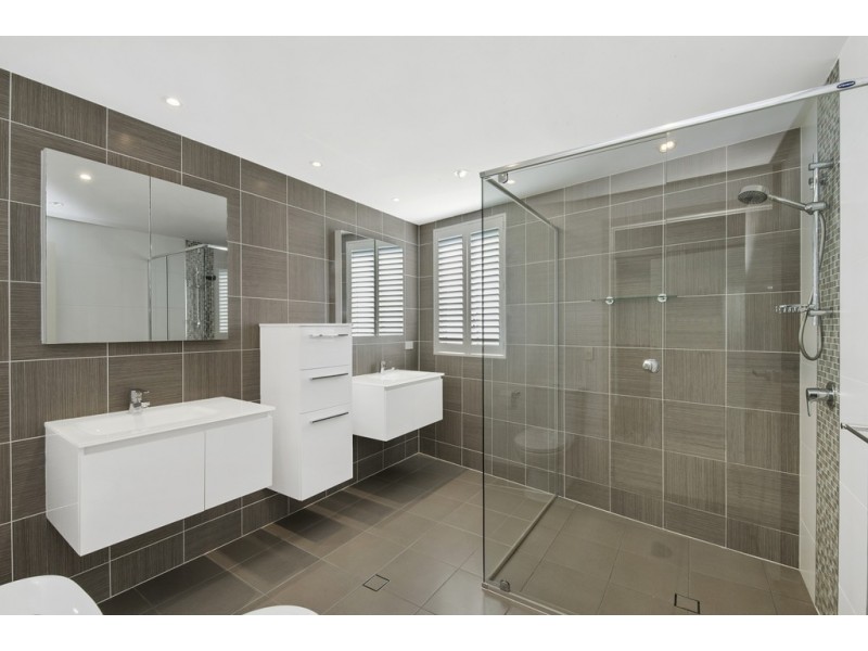 704/6-12 Oxley Avenue, Woody Point QLD 4019