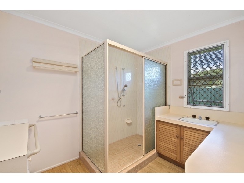 17 Wharf Street, Woody Point QLD 4019