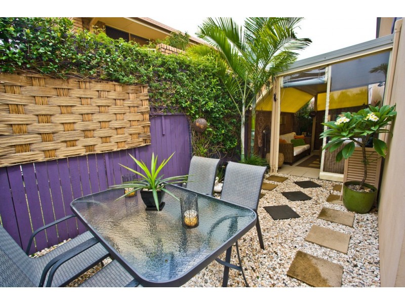 1/20 King Street, Woody Point QLD 4019