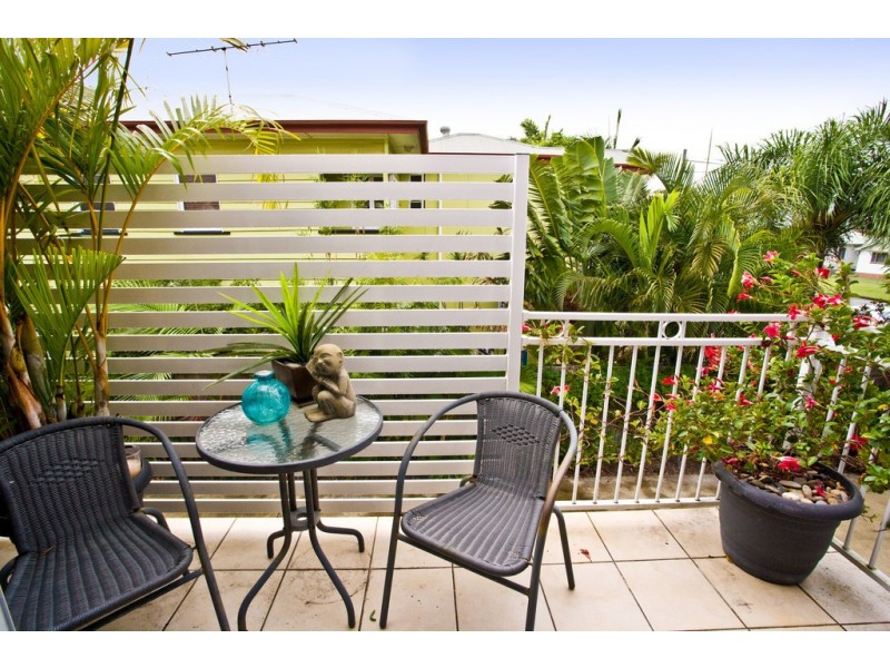 1/20 King Street, Woody Point QLD 4019
