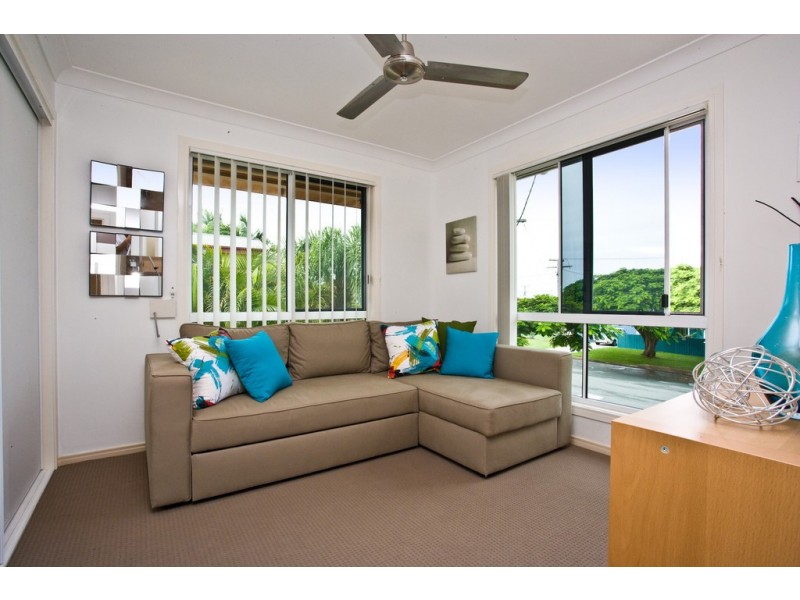 1/20 King Street, Woody Point QLD 4019