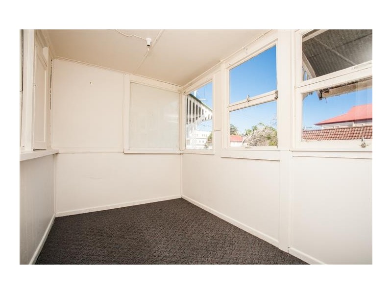 4/4 McCulloch Avenue, Margate QLD 4019
