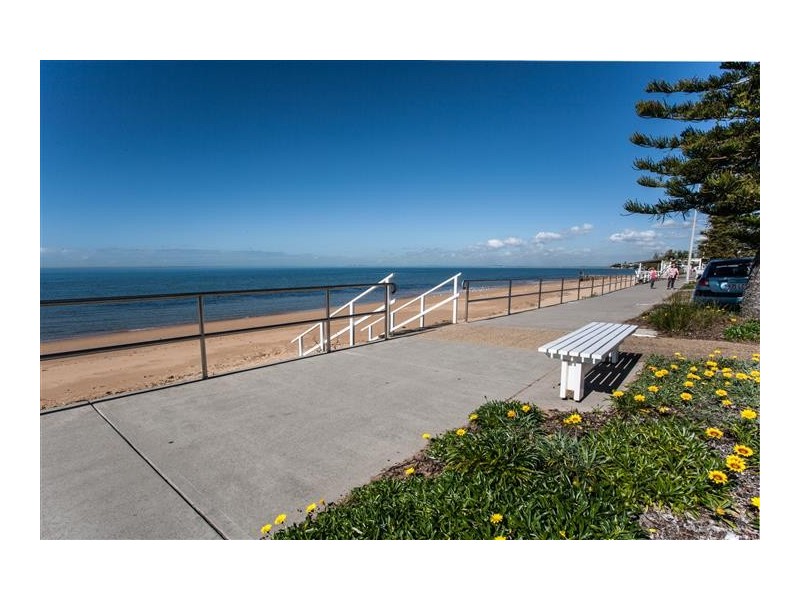 4/4 McCulloch Avenue, Margate QLD 4019
