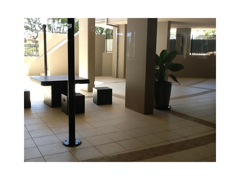 1/142 Prince Edward Parade, Scarborough QLD 4020