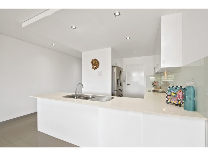 35/17 Marine Parade, Redcliffe QLD 4020