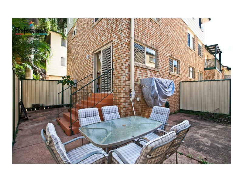 6/19  Ellen Street, Woody Point QLD 4019