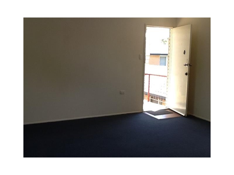 2/100 Oxley Avenue, Woody Point QLD 4019