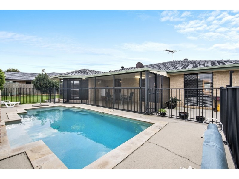 6 Venus Court, Rothwell QLD 4022