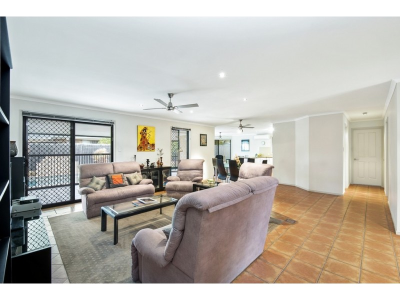 6 Venus Court, Rothwell QLD 4022