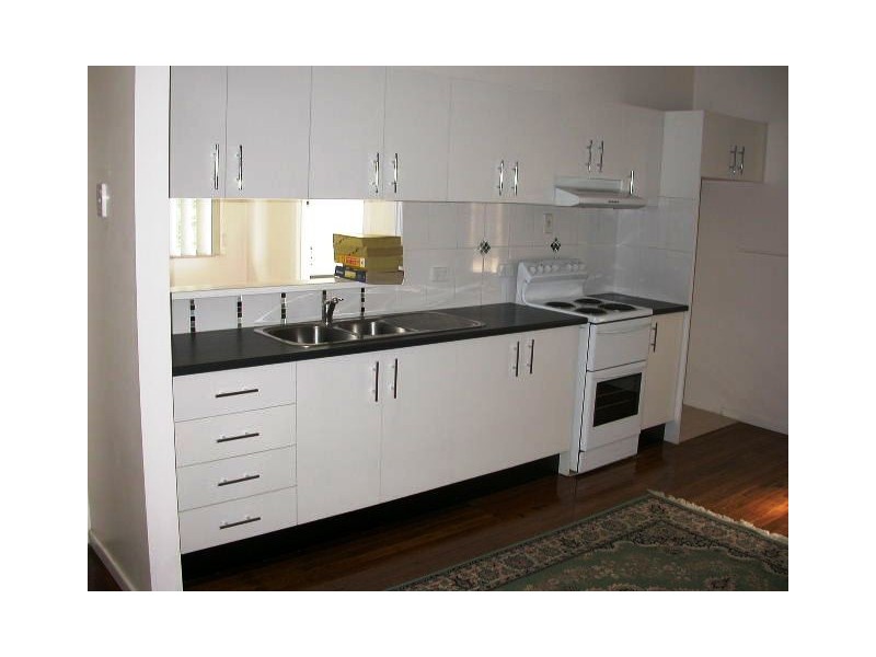 2/4 Vernon Street, Clontarf QLD 4019