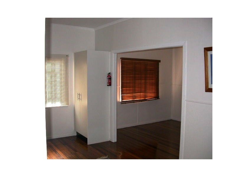 2/4 Vernon Street, Clontarf QLD 4019