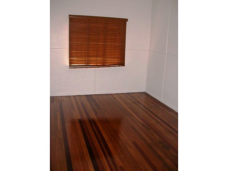 2/4 Vernon Street, Clontarf QLD 4019