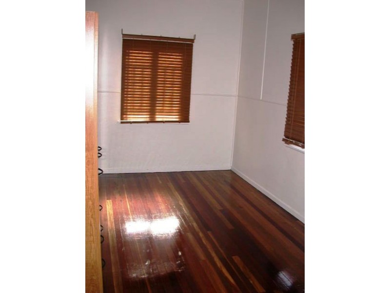 2/4 Vernon Street, Clontarf QLD 4019