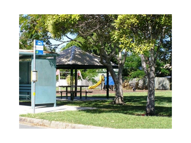 2/4 Vernon Street, Clontarf QLD 4019