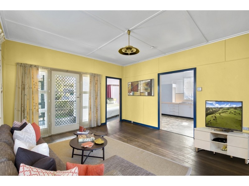 36 McLennan Street, Woody Point QLD 4019