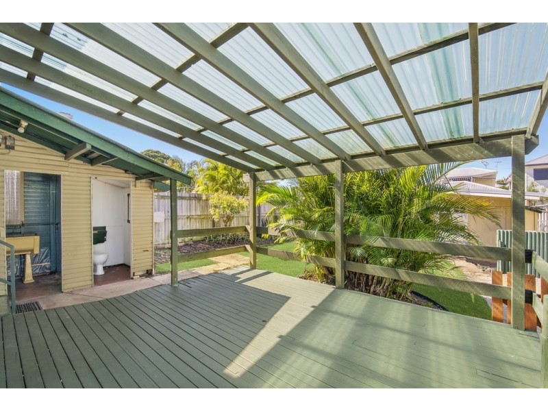 36 McLennan Street, Woody Point QLD 4019