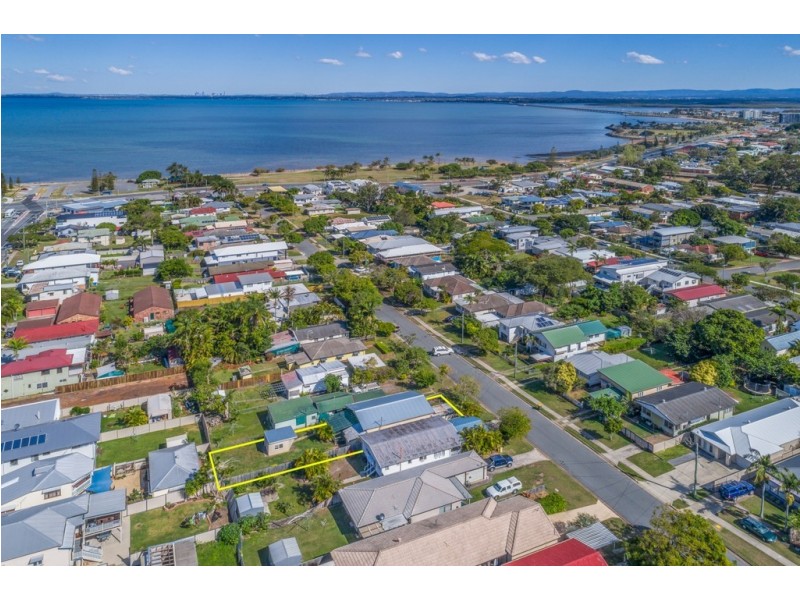36 McLennan Street, Woody Point QLD 4019