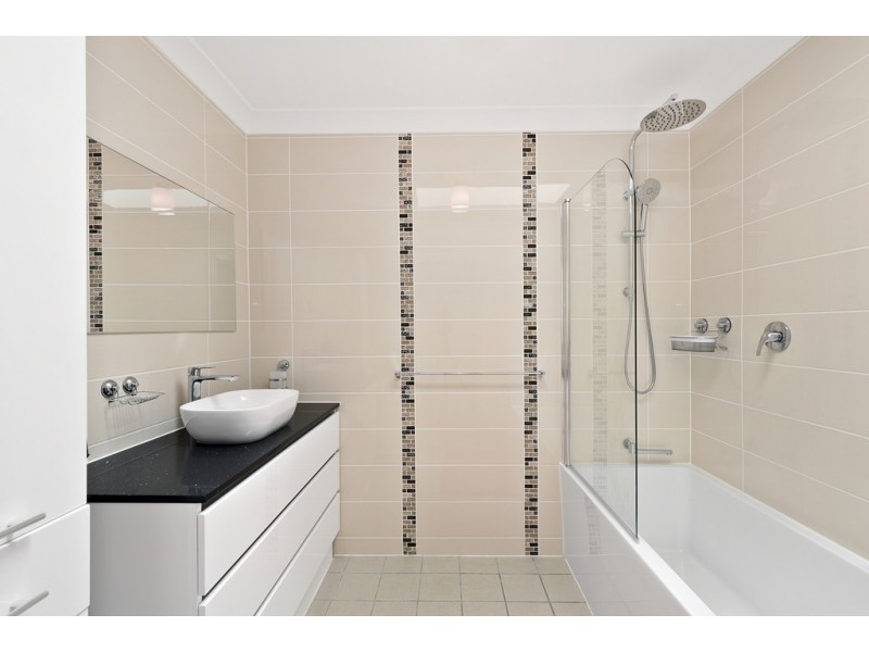 8/34 Caroline Street, Woody Point QLD 4019