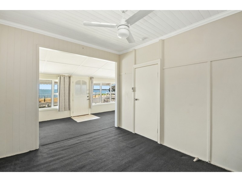 7 Esplanade, Deception Bay QLD 4508