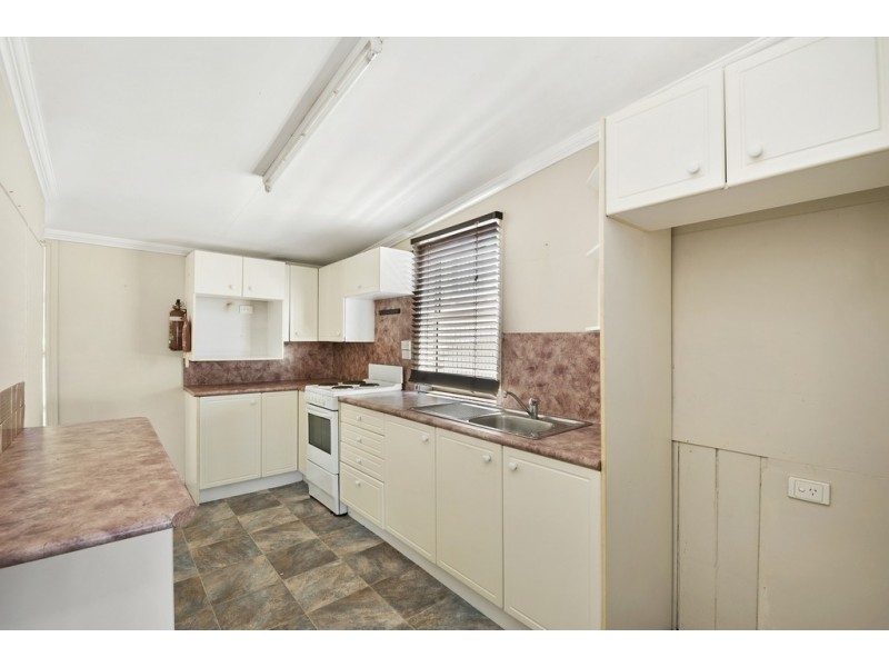 7 Esplanade, Deception Bay QLD 4508