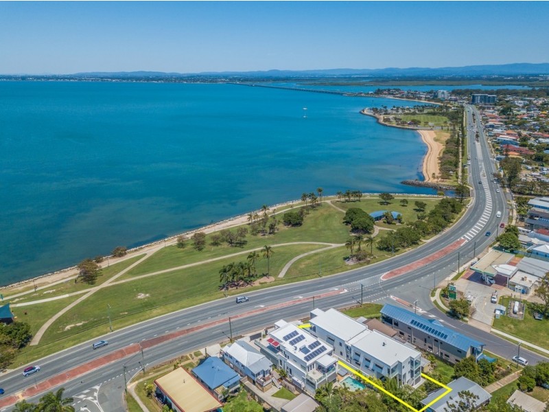 1/214 Hornibrook Esplanade, Woody Point QLD 4019