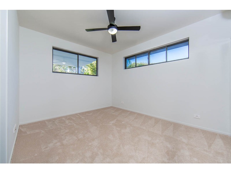 1/214 Hornibrook Esplanade, Woody Point QLD 4019