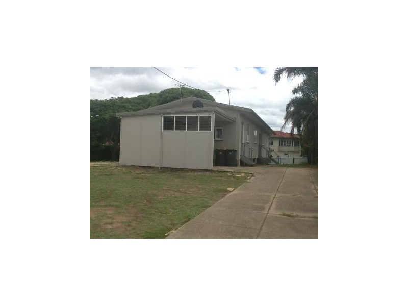 2/96 Hornibrook Esplanade, Clontarf QLD 4019