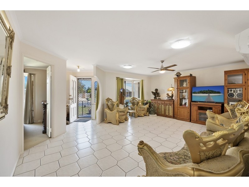 33 Xanadu Crescent, Rothwell QLD 4022