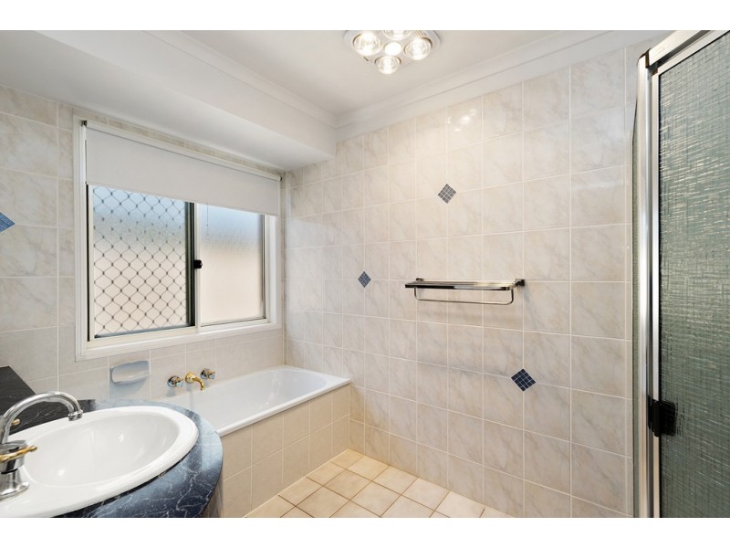 33 Xanadu Crescent, Rothwell QLD 4022