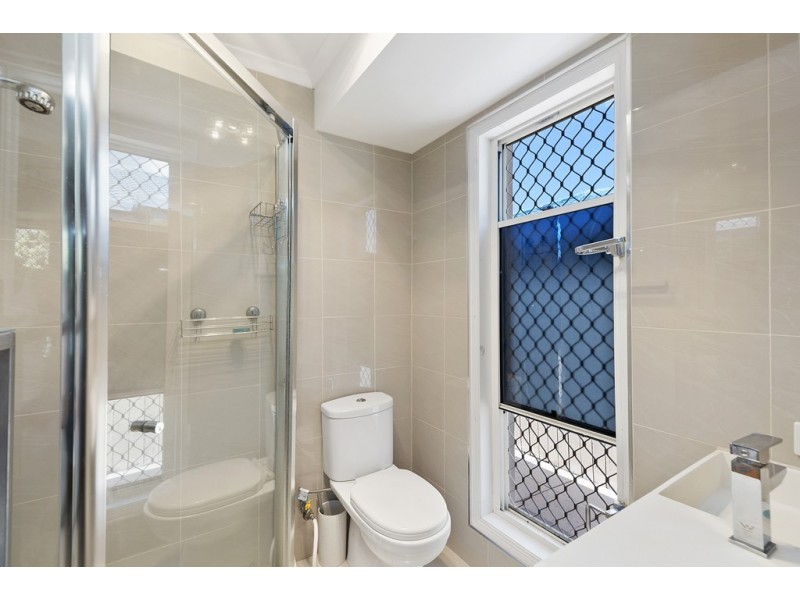 33 Xanadu Crescent, Rothwell QLD 4022