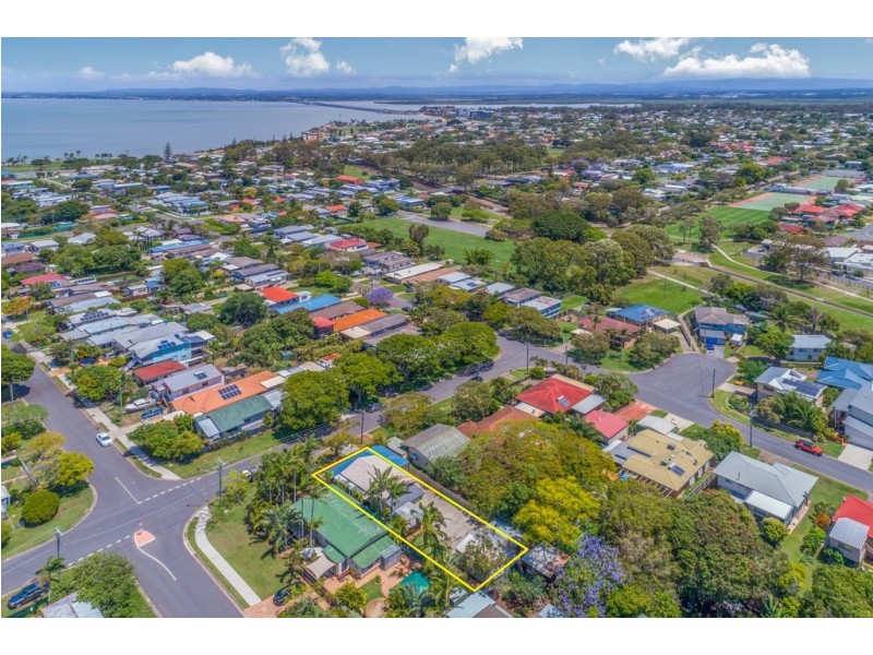 124 Arthur Street, Woody Point QLD 4019