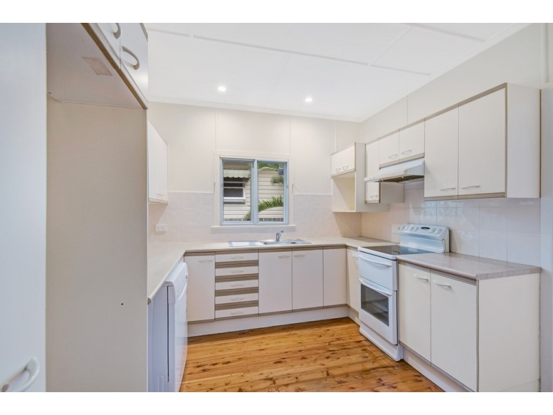124 Arthur Street, Woody Point QLD 4019