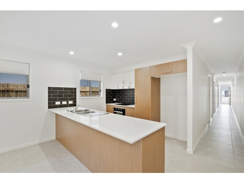1/71 Jones Street, Rothwell QLD 4022