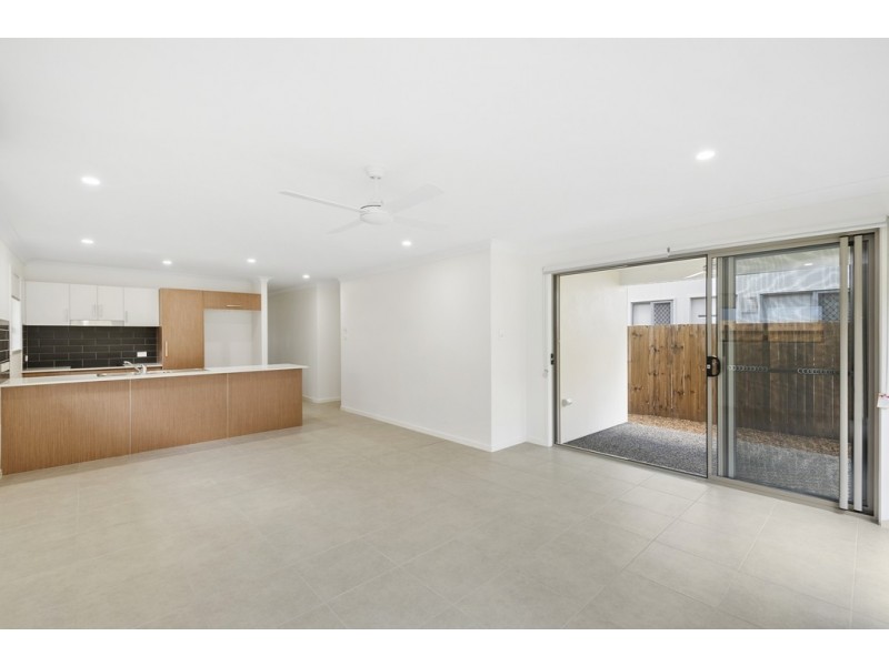 1/71 Jones Street, Rothwell QLD 4022